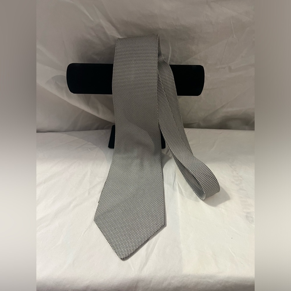 Charvet’s luxe jacquard in Grey and Silver Silk